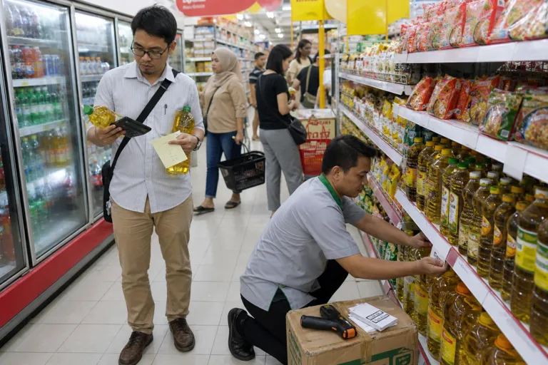 Indonesia’s Deflation Streak: What Falling Prices Reveal About Business Demand in 2026